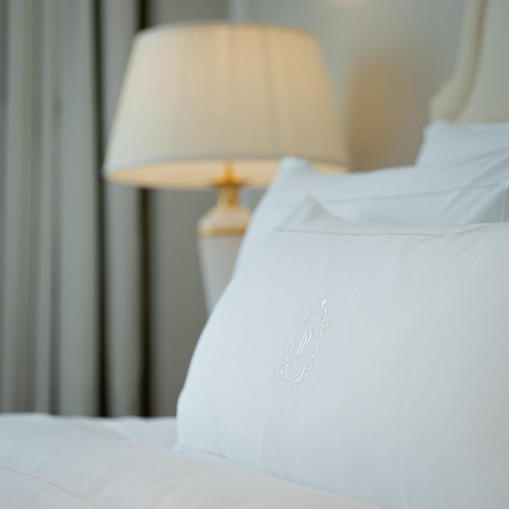Hotel The Plaza Doha, Lxr &