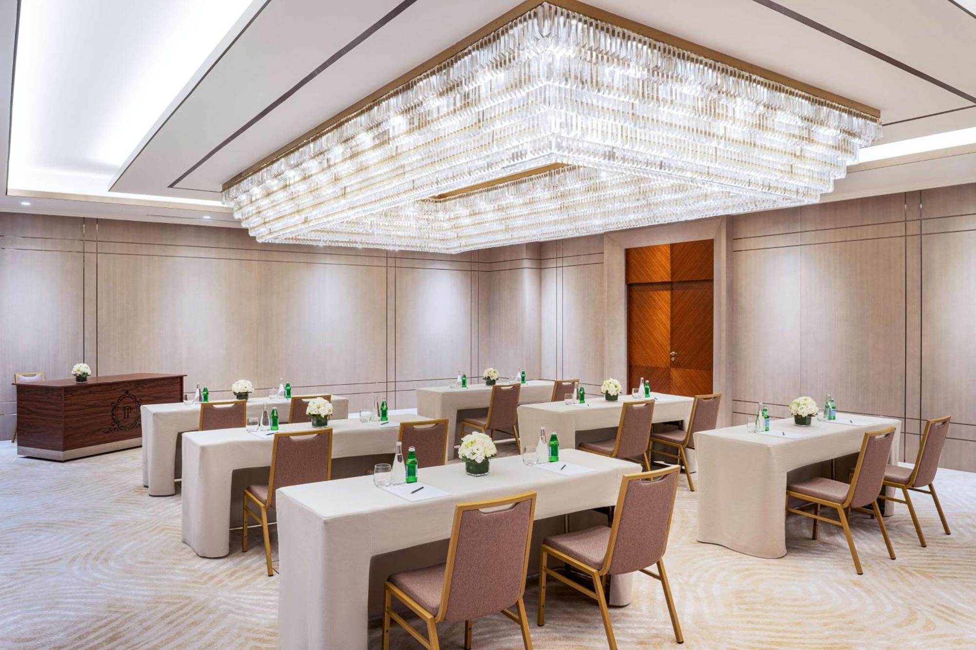 The Plaza Doha, Lxr & 5* Doha