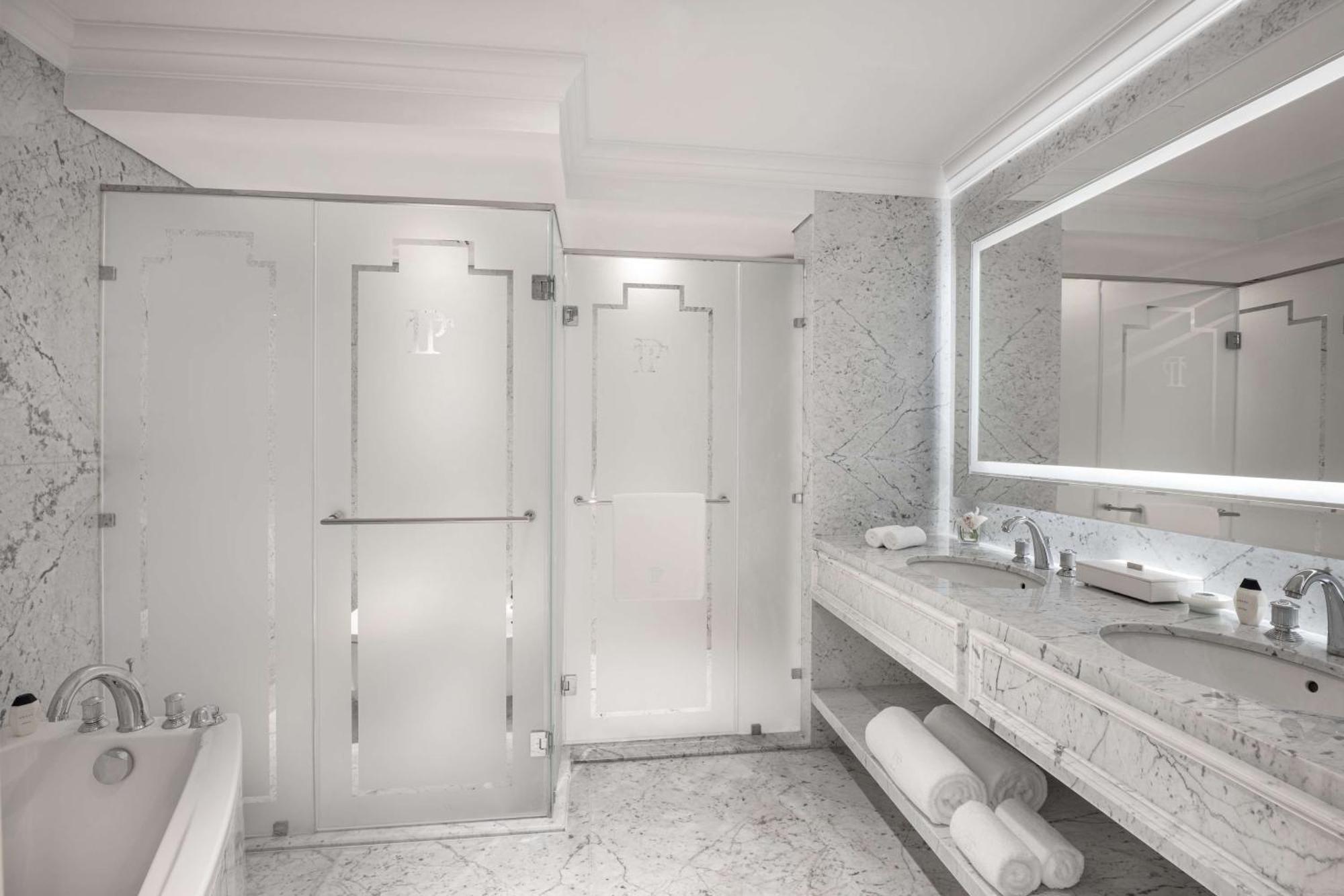 Hotel The Plaza Doha, Lxr &